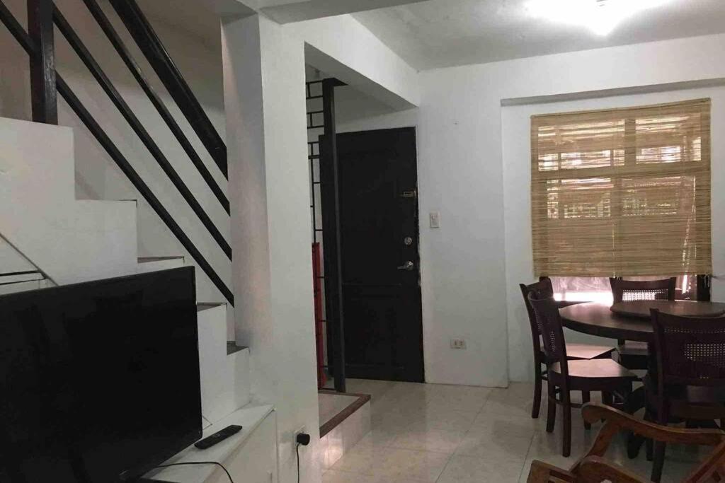Buder Townhouse Lias Marilao Bulacan Philippines Exterior foto